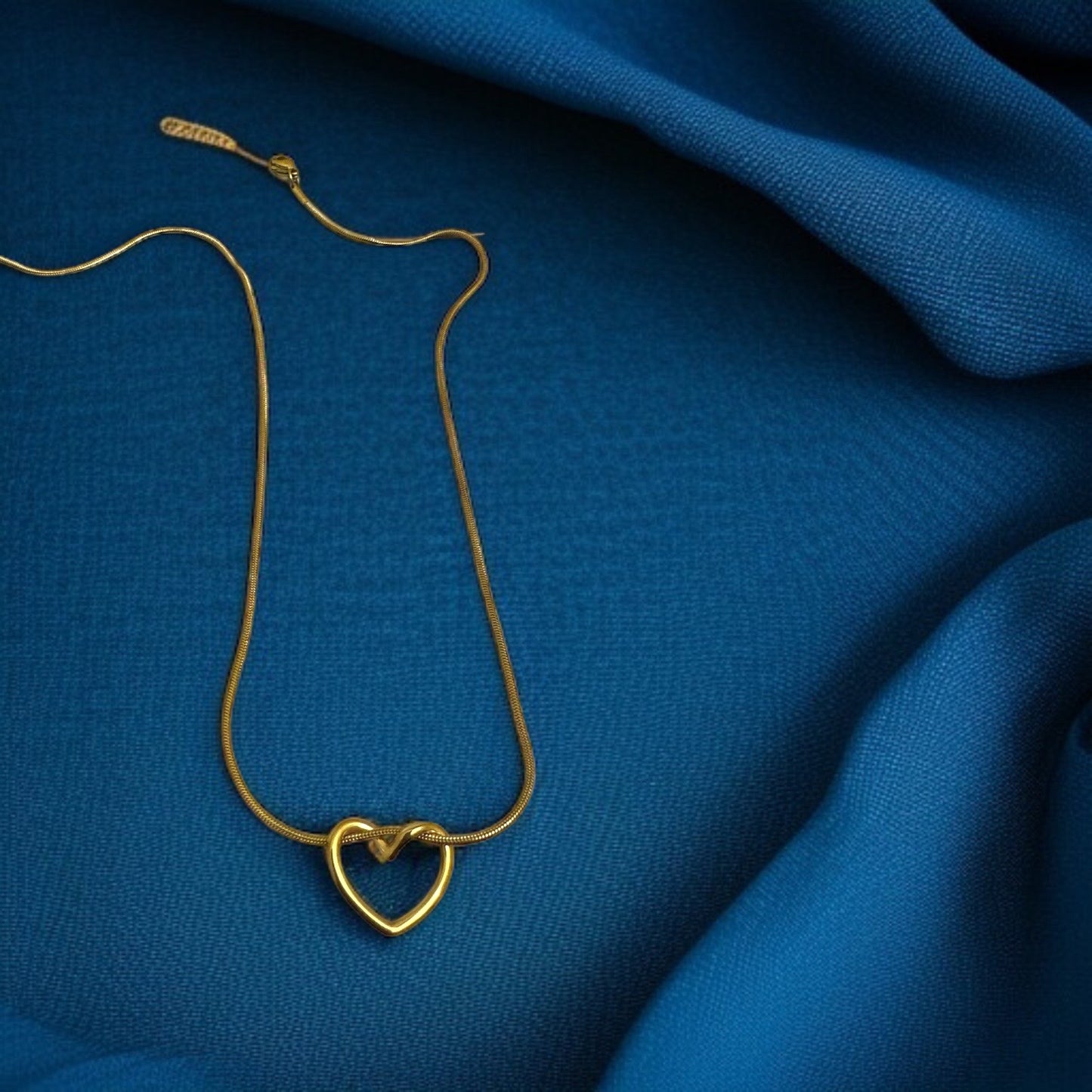 Heart-Shaped Pendant Necklace – Dainty Love Charm Jewelry for Women & Girls